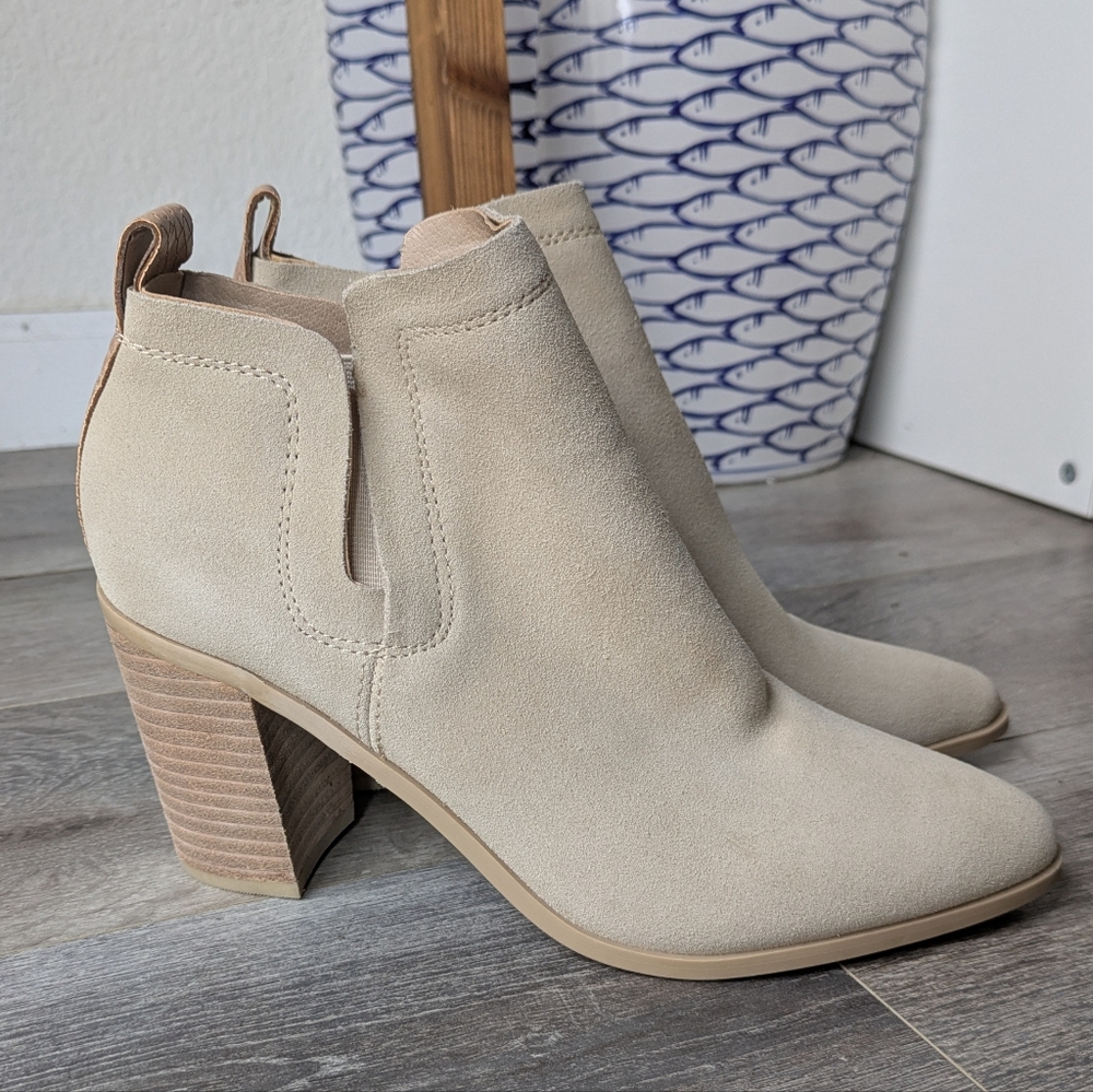 Dolce Vita Women's Cream Heeled Ankle Boots : Size 8